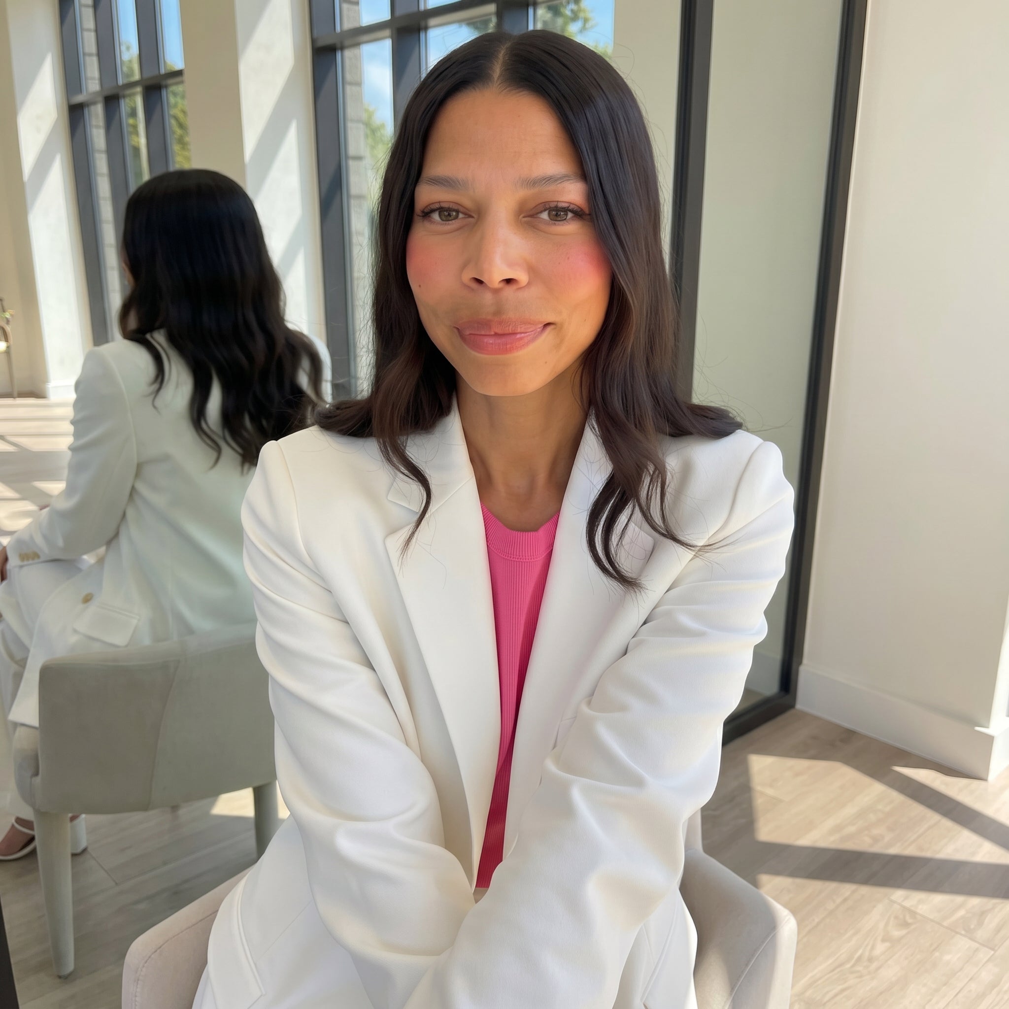 Vanessa, founder of vegan handbag brand VeeVee